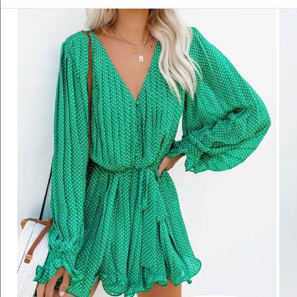 Viera pleated green polka dots romper from VICI- EUC SIZE MEDIUM